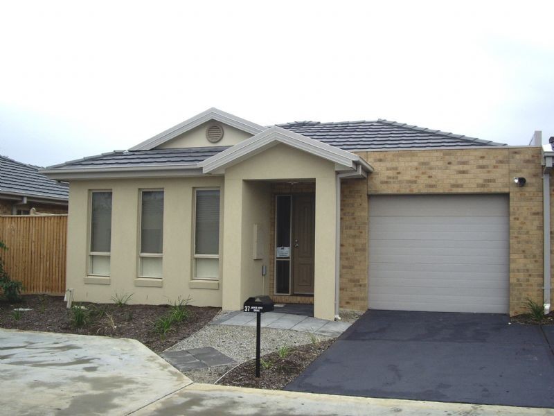 37 James Hird Drive, Hastings VIC 3915