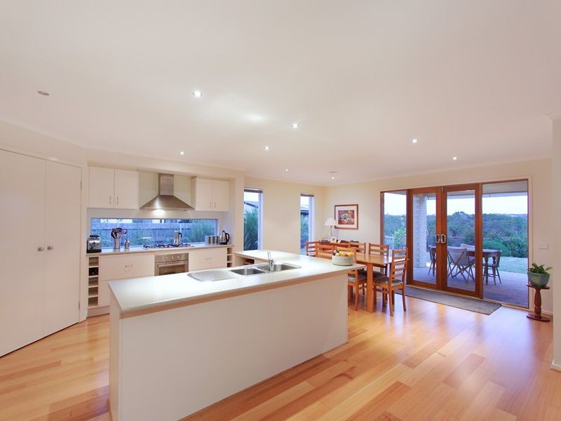 34 Warranqite Crescent, Hastings VIC 3915