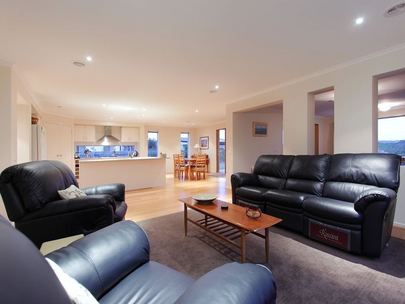 34 Warranqite Crescent, Hastings VIC 3915