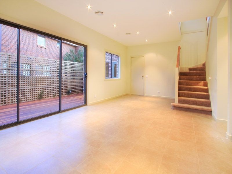 2/28 Martin Street, Hastings VIC 3915