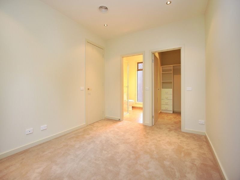 2/28 Martin Street, Hastings VIC 3915