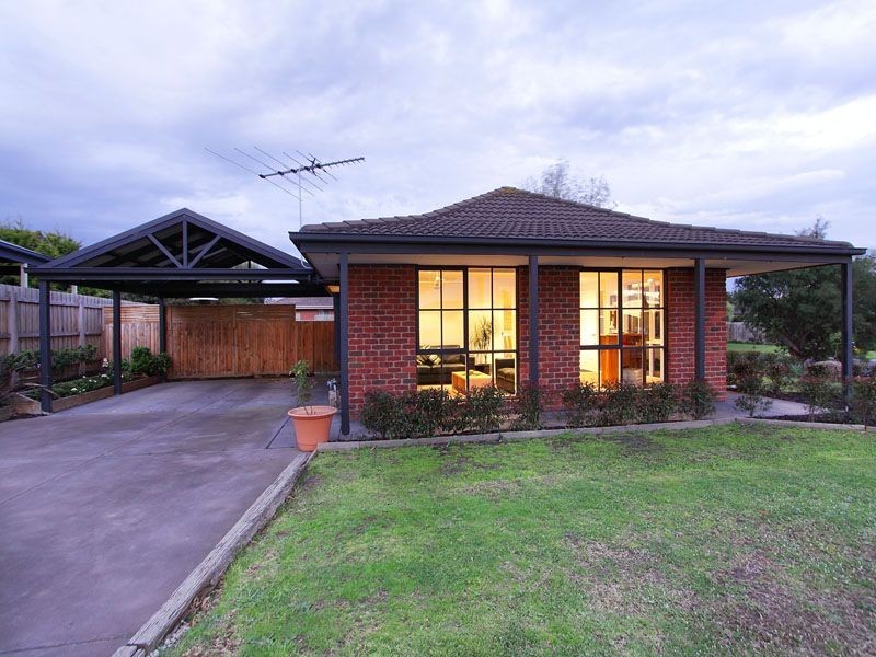 14 Cedar Drive, Hastings VIC 3915
