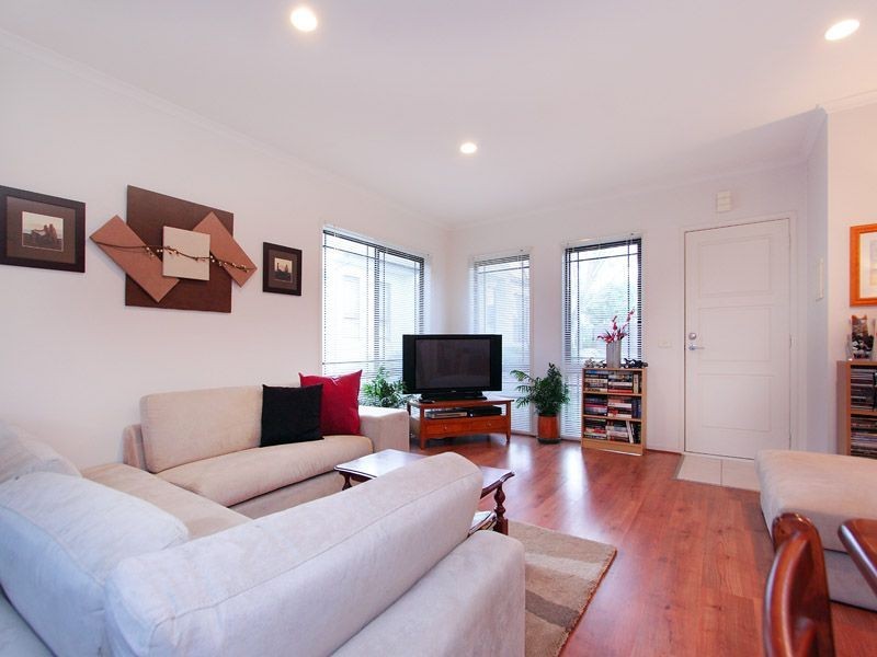 4/17-19 Douglas Street, Hastings VIC 3915