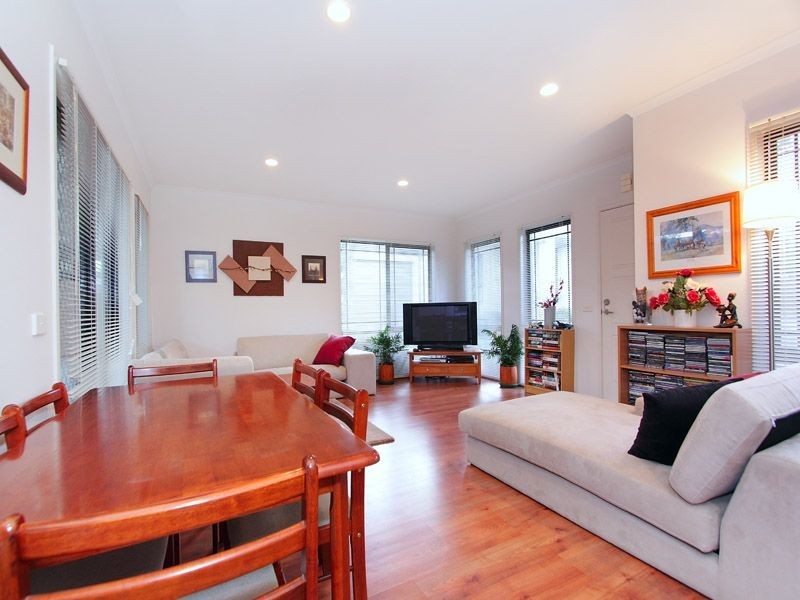 4/17-19 Douglas Street, Hastings VIC 3915