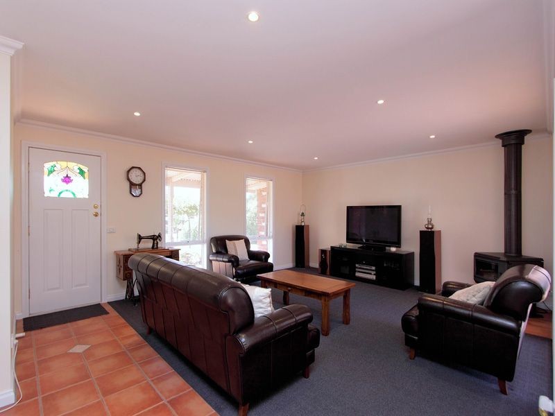 13 Flinders Street, Bittern VIC 3918