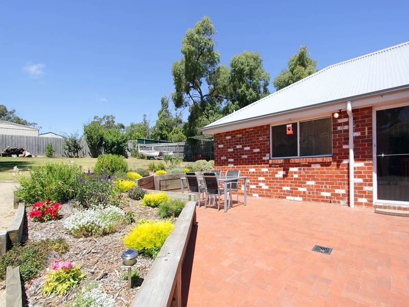 13 Flinders Street, Bittern VIC 3918