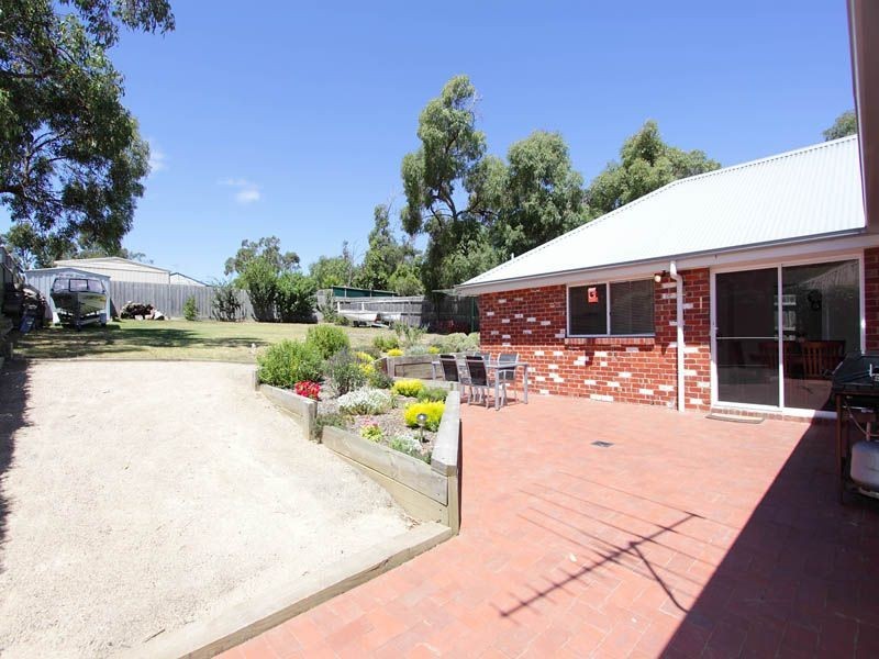 13 Flinders Street, Bittern VIC 3918