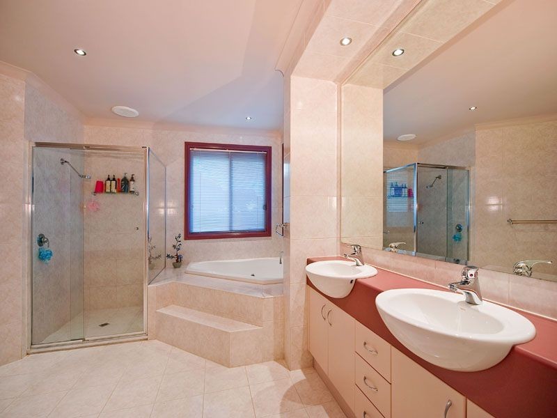 8 Warrenda Place, Bittern VIC 3918