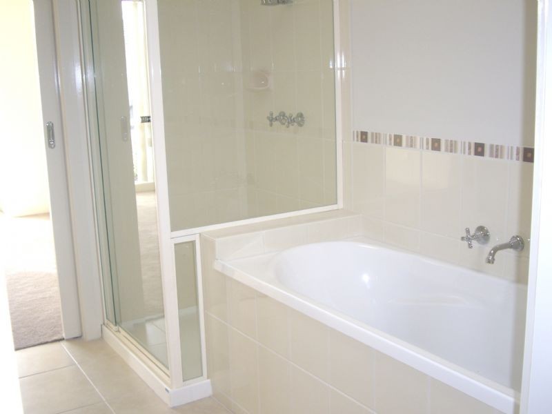 4 James Hird Drive, Hastings VIC 3915