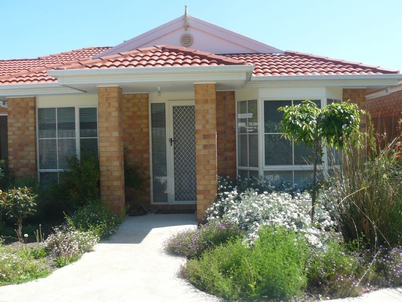 2/8 Gold Court, Hastings VIC 3915