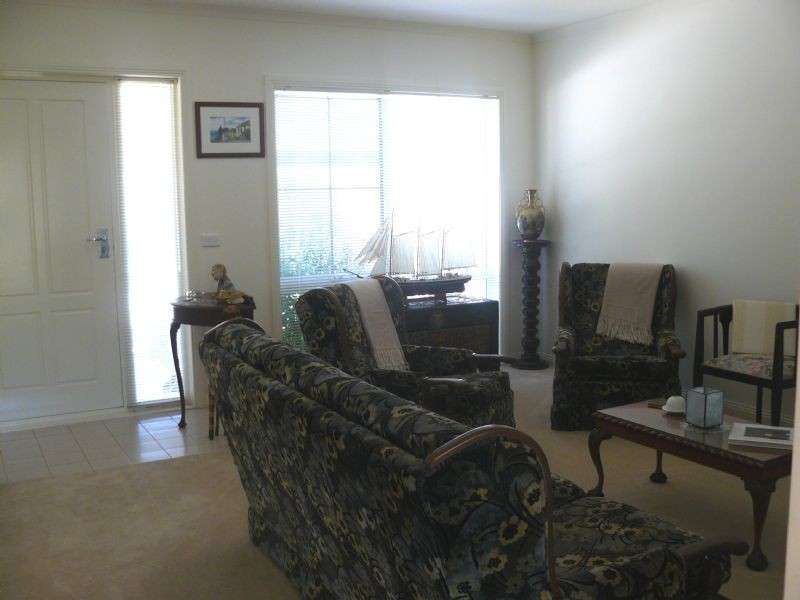 2/8 Gold Court, Hastings VIC 3915