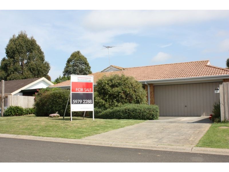 8 Thomas Place, Hastings VIC 3915