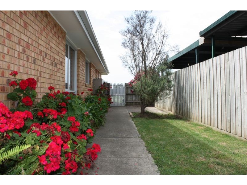 8 Thomas Place, Hastings VIC 3915