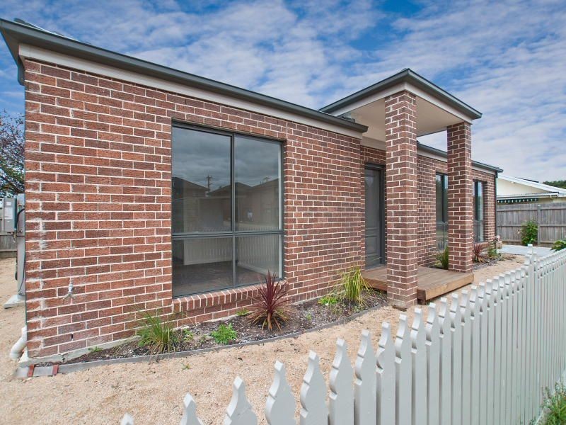2/2 Spring St, Hastings VIC 3915