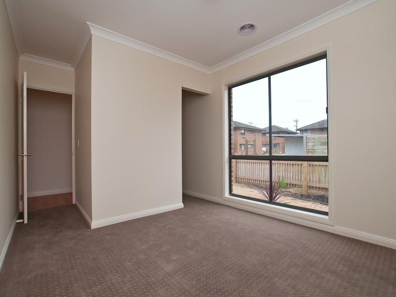 2/2 Spring St, Hastings VIC 3915
