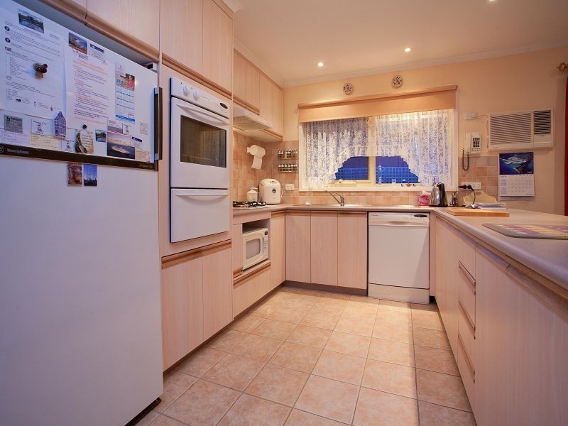 34 Edward St, Hastings VIC 3915