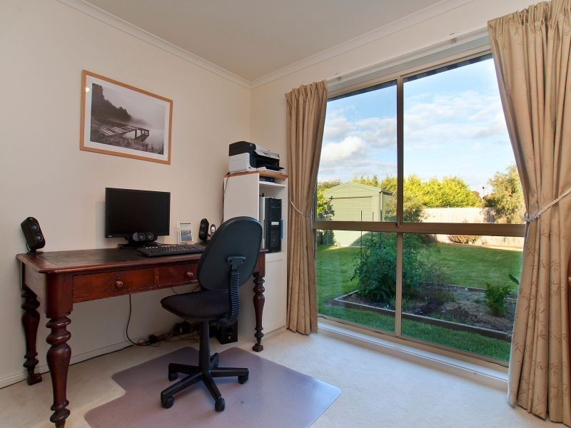 3 Penshurst, Hastings VIC 3915