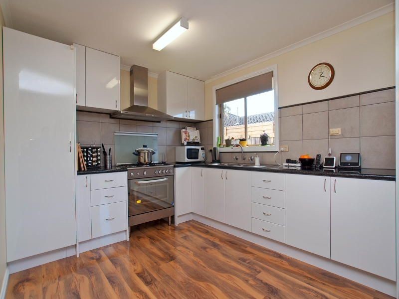 2/14 Spring Street, Hastings VIC 3915