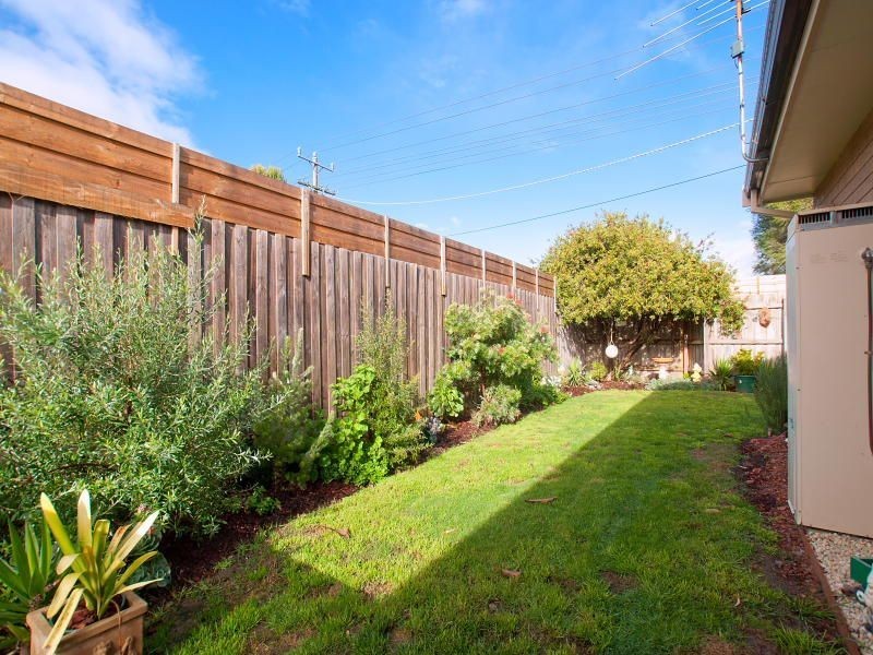 2/14 Spring Street, Hastings VIC 3915