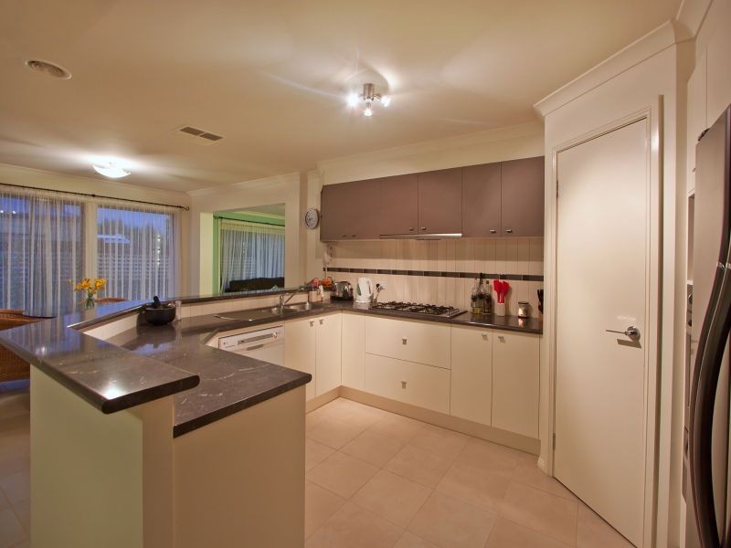 14 Windrest Place, Hastings VIC 3915