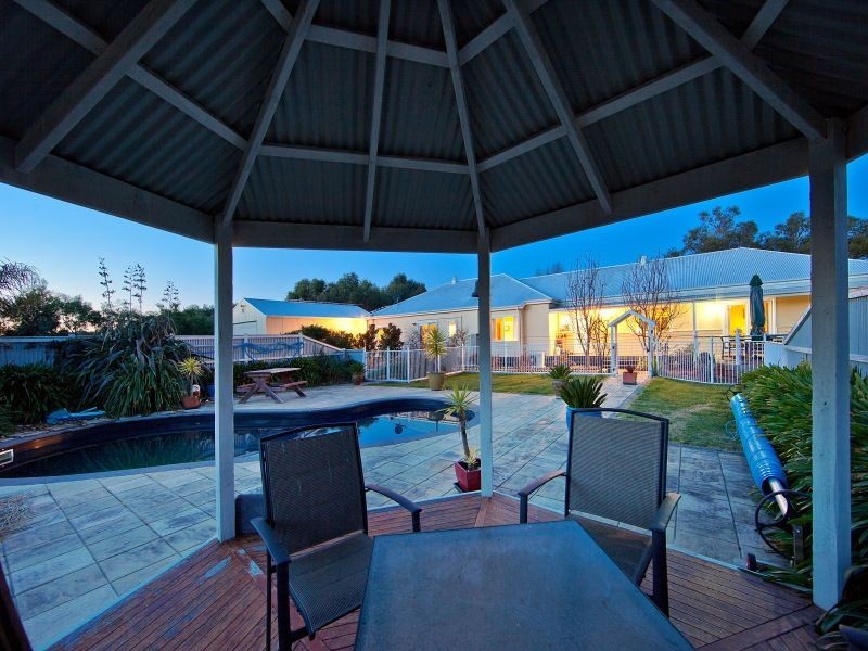 17 Sandstone Island Circle, Bittern VIC 3918