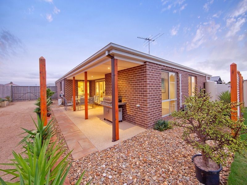 38 Melaleuca Drive, Hastings VIC 3915