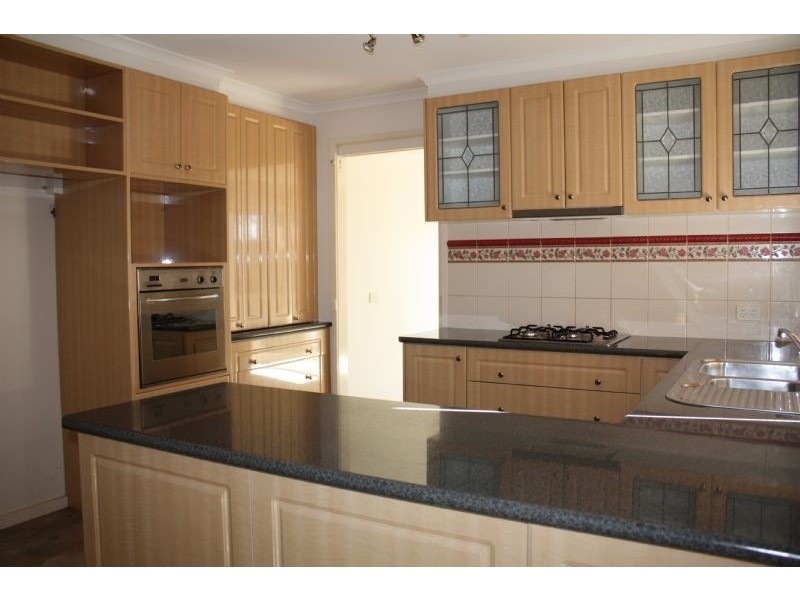 34 Michelle Dve, Hastings VIC 3915