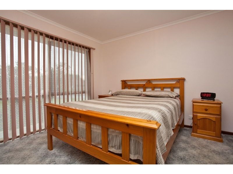 8 Thomas Place, Hastings VIC 3915