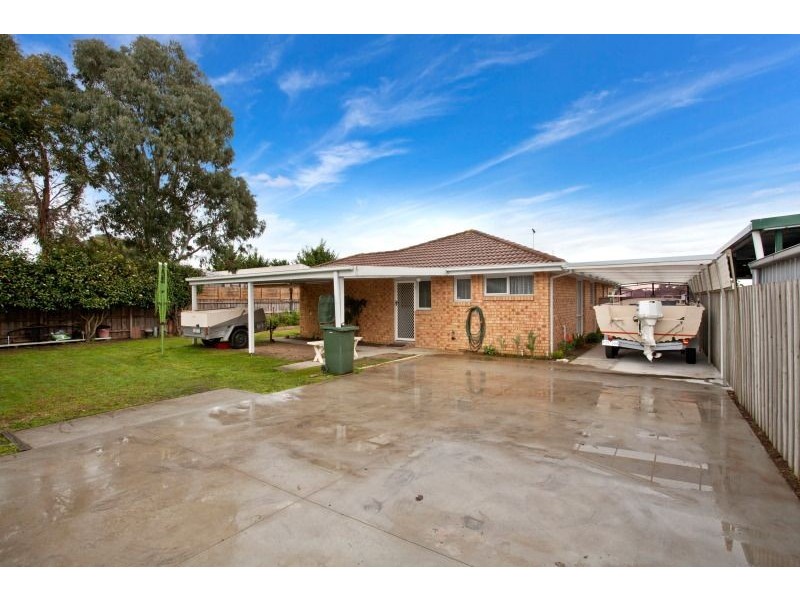 8 Thomas Place, Hastings VIC 3915
