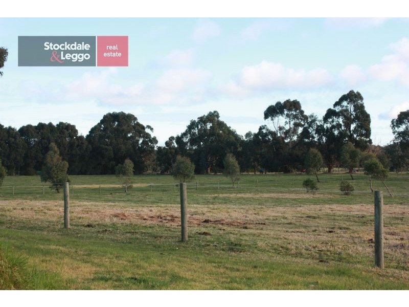 13 Bungower Road, Somerville VIC 3912