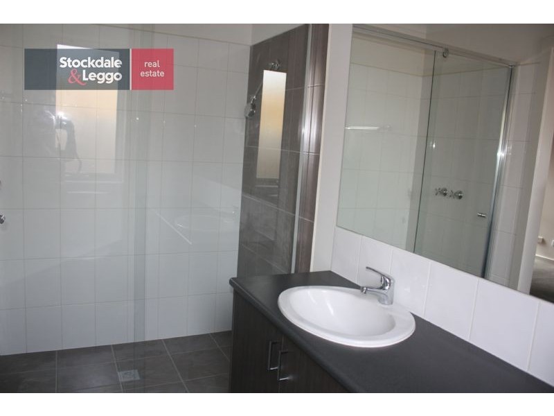 34 A Michelle Dve, Hastings VIC 3915