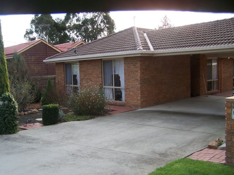 11 Centenary Drive, Trafalgar VIC 3824