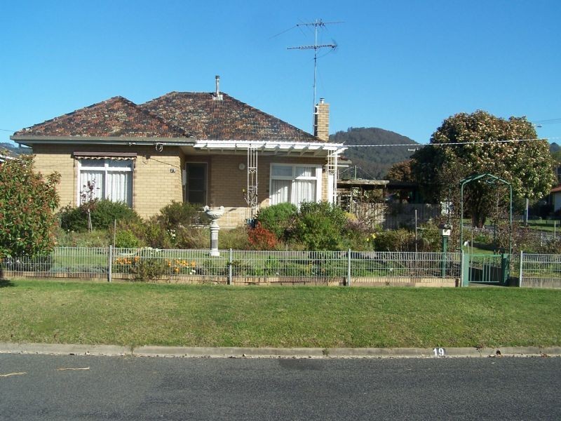 19 Kitchener Street, Trafalgar VIC 3824