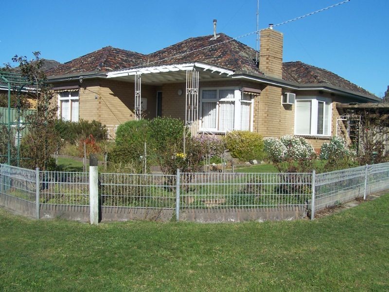 19 Kitchener Street, Trafalgar VIC 3824