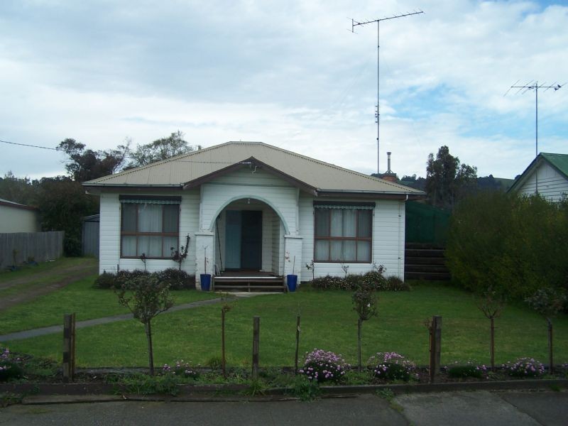 15 Princes Highway, Trafalgar VIC 3824