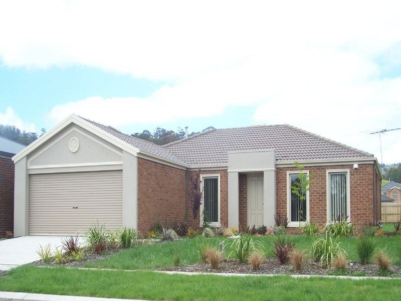 111 School Road, Trafalgar VIC 3824