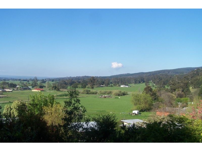 8 Slatters Road, Trafalgar VIC 3824