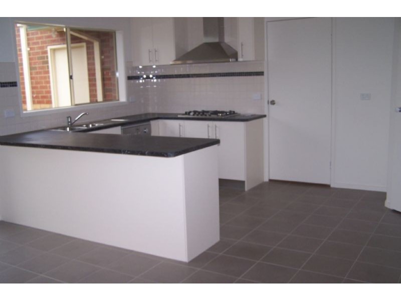 2/33 Rollo Street, Yarragon VIC 3823