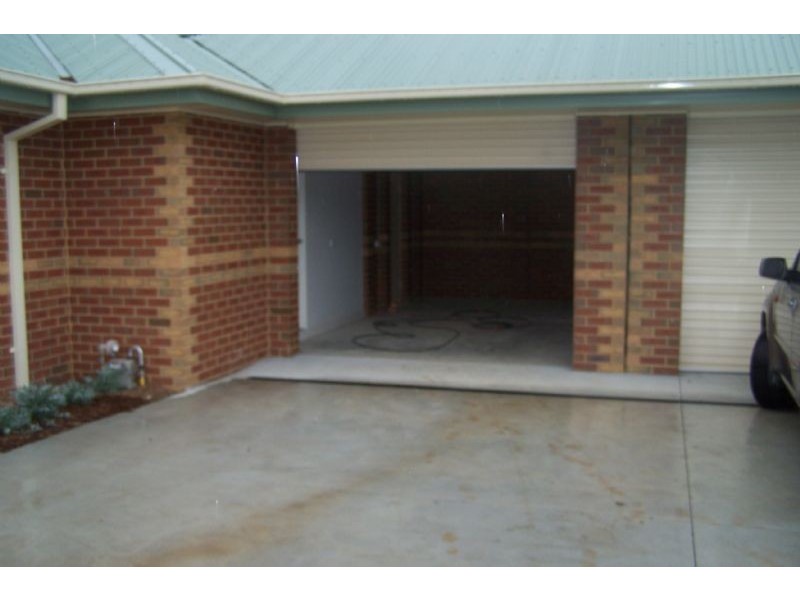 2/33 Rollo Street, Yarragon VIC 3823