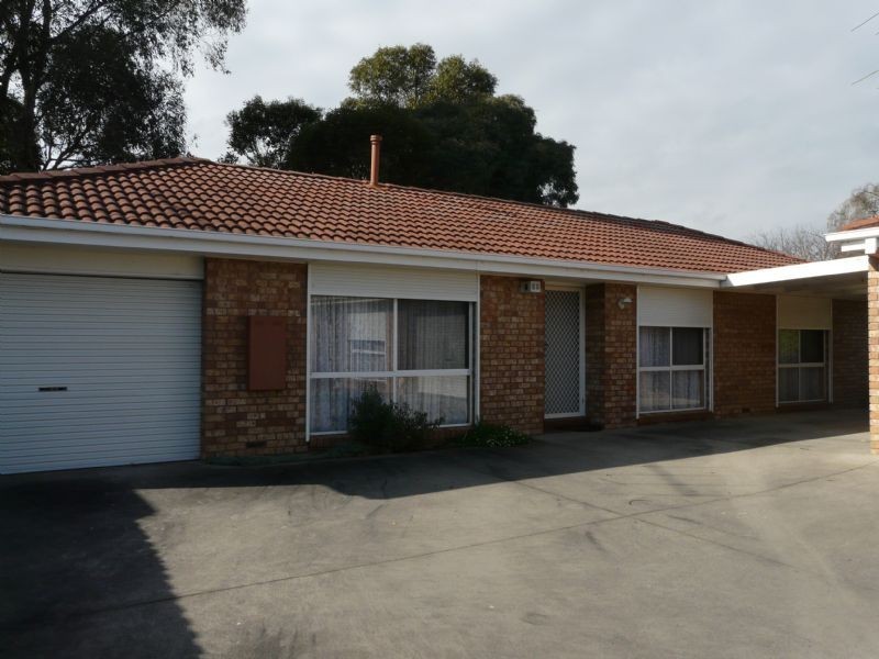 2/4 Centenary Drive, Trafalgar VIC 3824