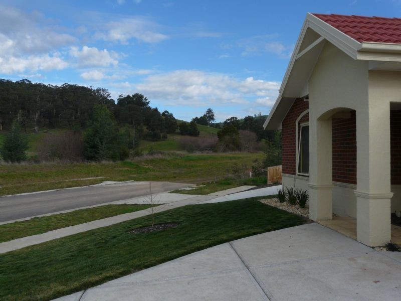 44 Vincent Boulevard, Trafalgar VIC 3824