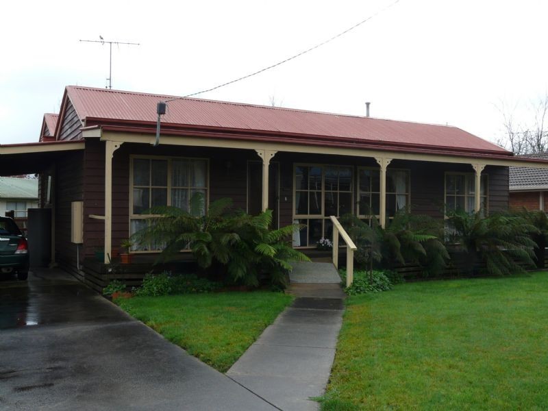 13 Centenary Drive, Trafalgar VIC 3824