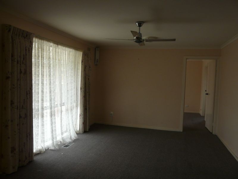 27 Edward Crescent, Trafalgar VIC 3824