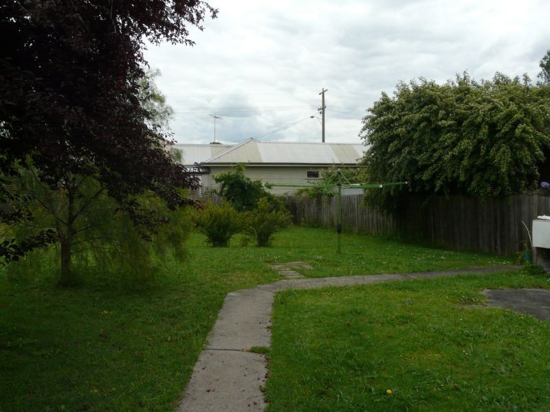 27 Edward Crescent, Trafalgar VIC 3824