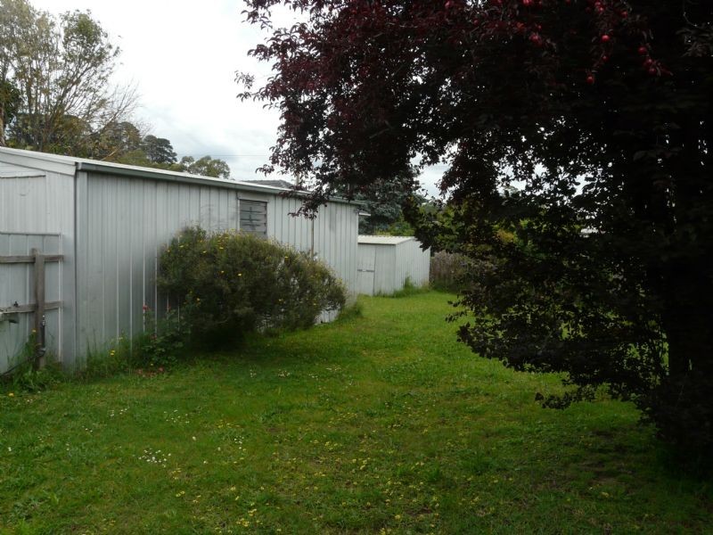 27 Edward Crescent, Trafalgar VIC 3824