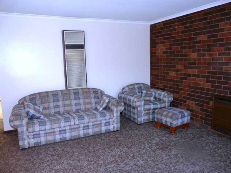 4/3 Hyland Street, Moe VIC 3825