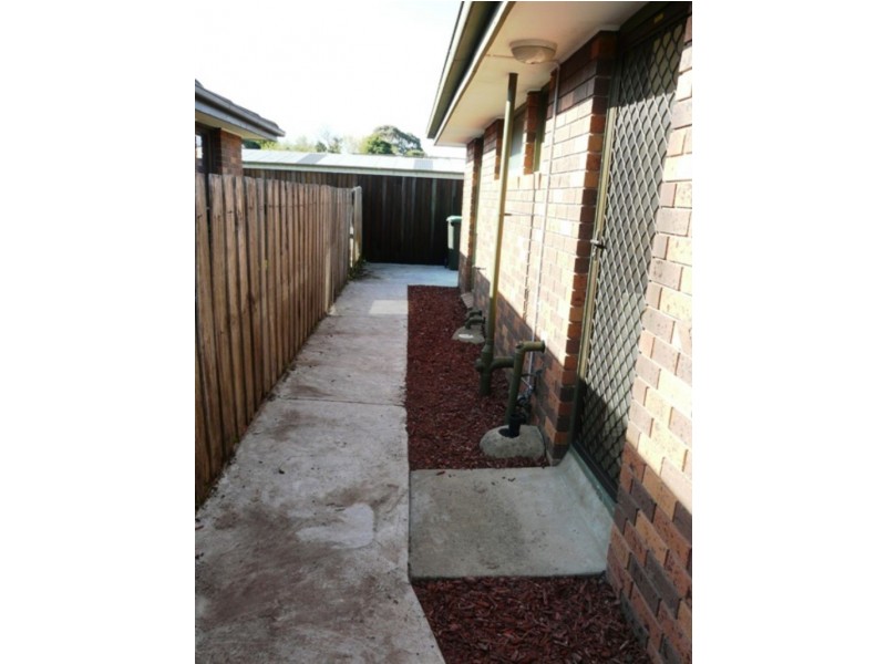 4/3 Hyland Street, Moe VIC 3825