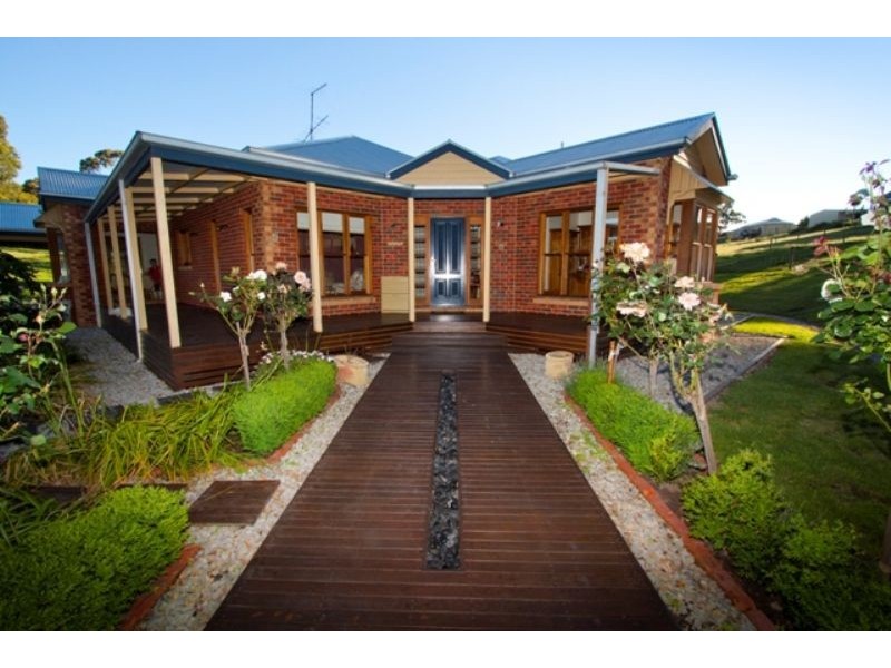 135 Melaleuca Drive, Trafalgar East VIC 3824