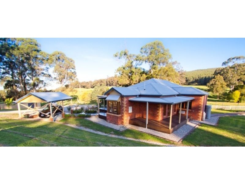 135 Melaleuca Drive, Trafalgar East VIC 3824