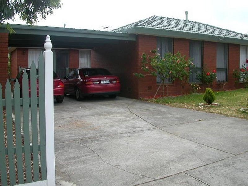 15 Narambi Crescent, Frankston VIC 3199